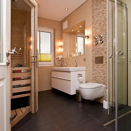 Duenenpalais, App 03